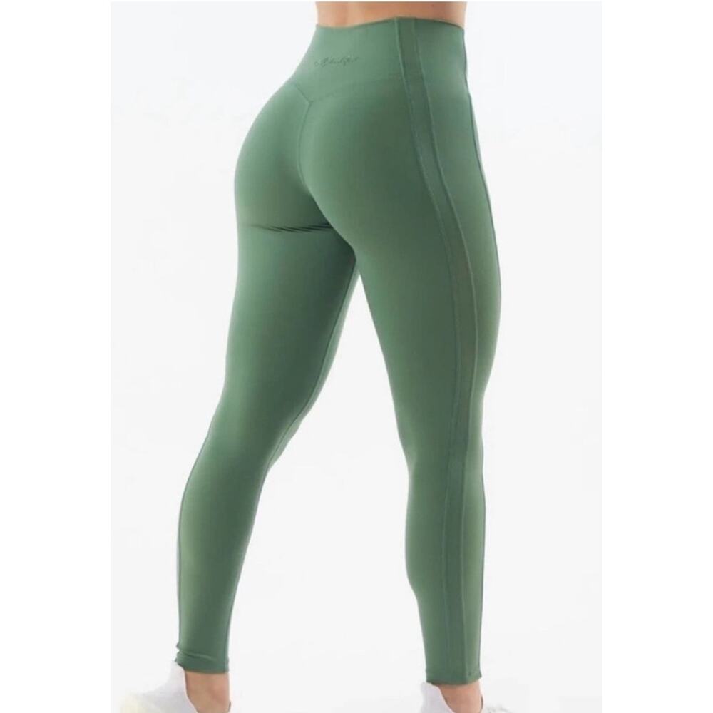 Alphalete Pulse Kinetic Leggings in Luxury Green Size Large